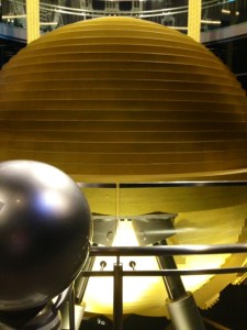 the ball thing that centres Taipei 101