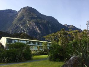 Mitre Peak Lodge